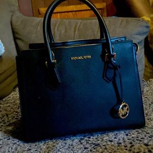 Micheal Kors purse